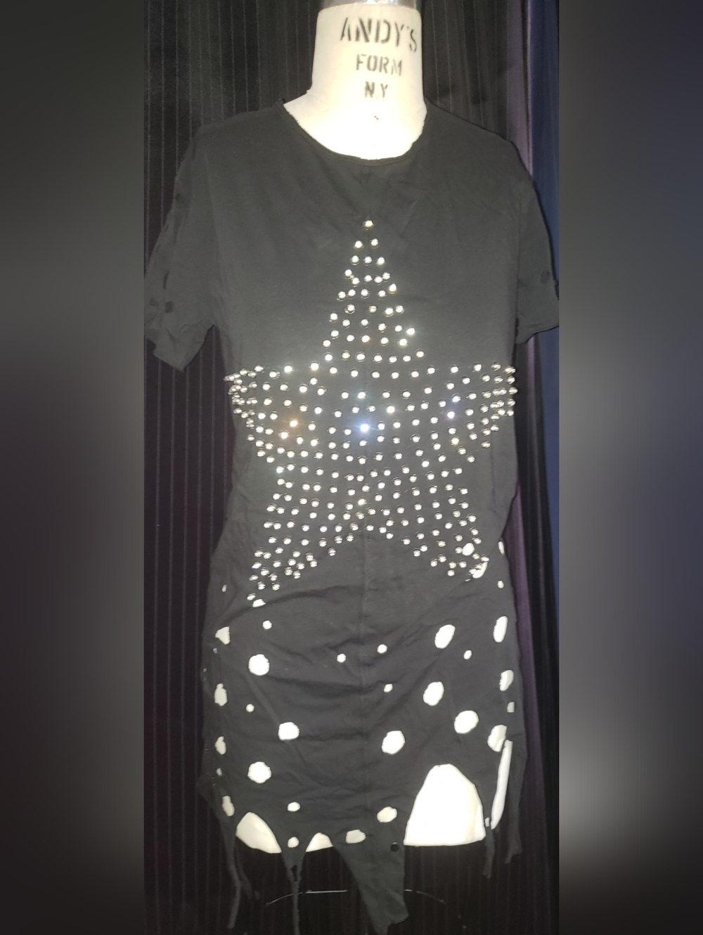 BNWT 100% Cotton Silver Metal Studs W White Sparkle Stones Distressed Black Tee